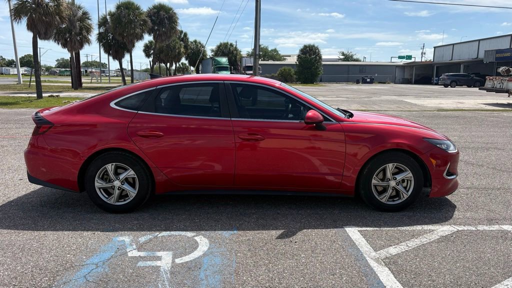 Used 2021 Hyundai Sonata SE w/ Preferred Accessory Package image 2