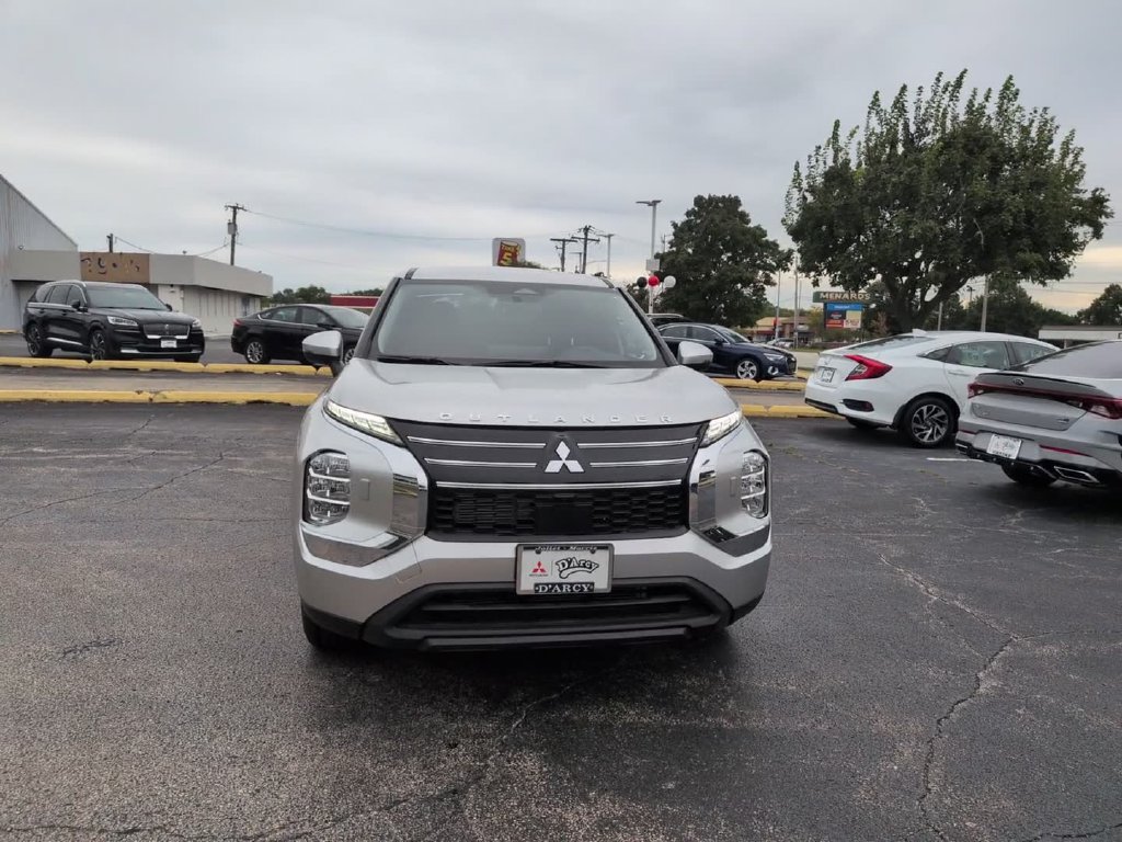 New 2026 Mitsubishi Outlander ES AWD/4WD image 3