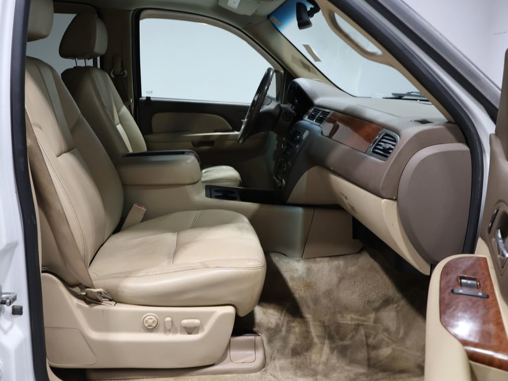 Used 2007 GMC Yukon SLT w/ SLT Preferred Equipment Group image 9