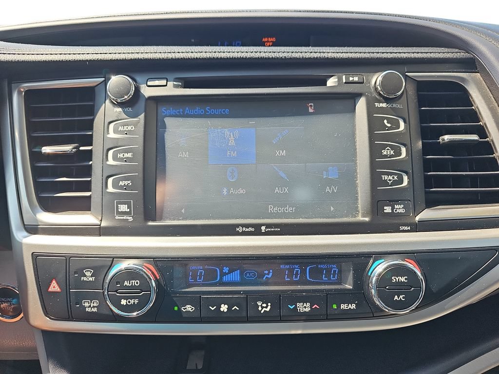 Used 2014 Toyota Highlander Limited Platinum AWD/4WD image 21
