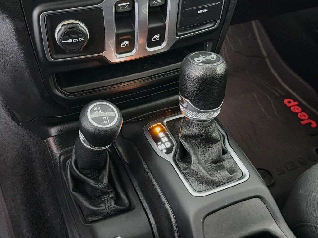 Used 2018 Jeep Wrangler Sport AWD/4WD image 20