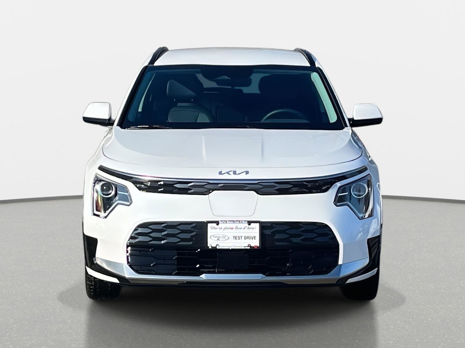 Used 2025 Kia Niro Wind w/ Wind Preserve Package image 2