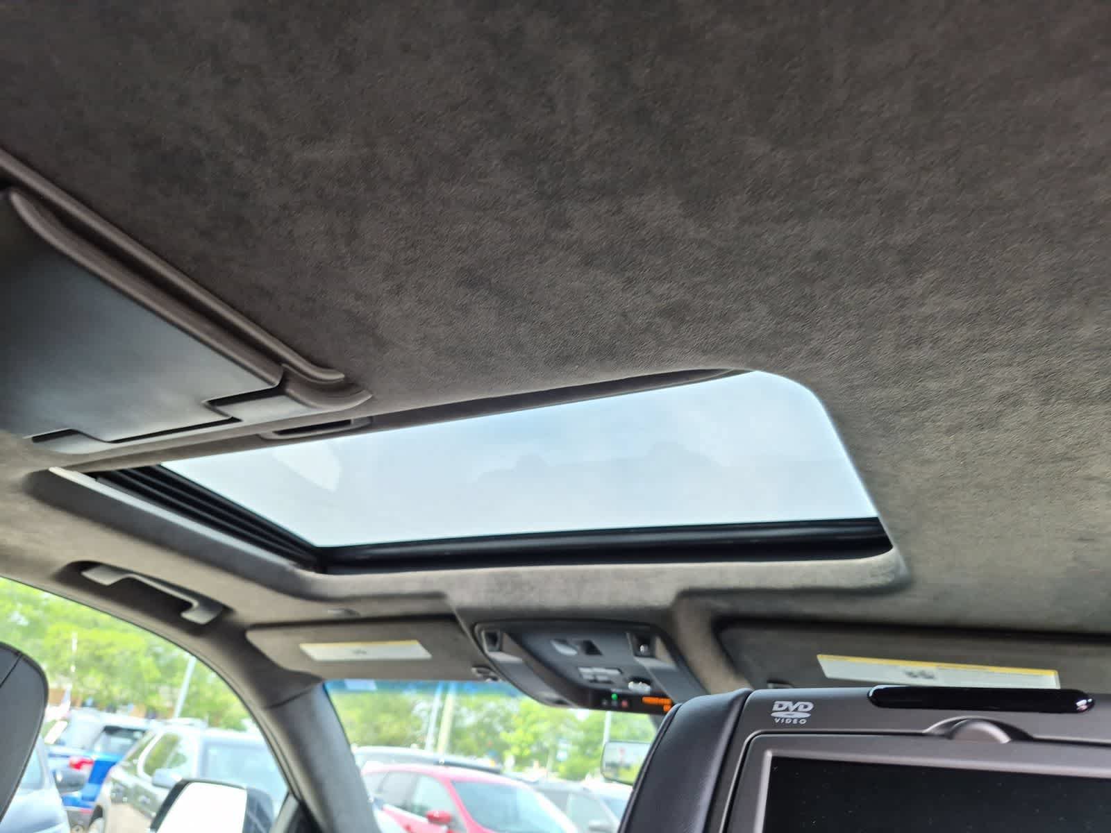 Used 2018 Cadillac Escalade Platinum AWD/4WD image 22