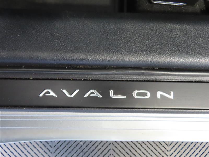 Used 2022 Toyota Avalon Touring w/ Advanced Safety Package image 17