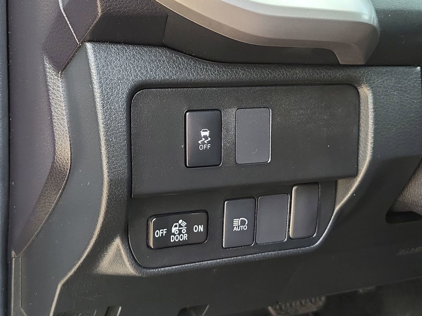 Used 2021 Toyota Tacoma SR5 w/ Technology Package image 18