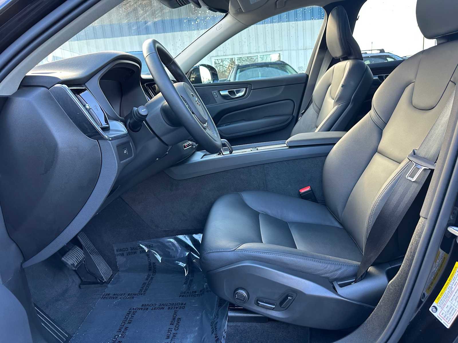 Used 2025 Volvo XC60 B5 Plus w/ Protection Package Premier image 19