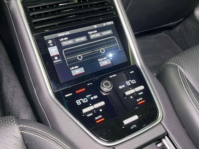 Used 2020 Porsche Panamera image 25
