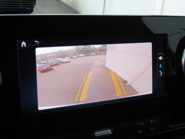 Used 2025 Mercedes-Benz Sprinter 2500 image 32