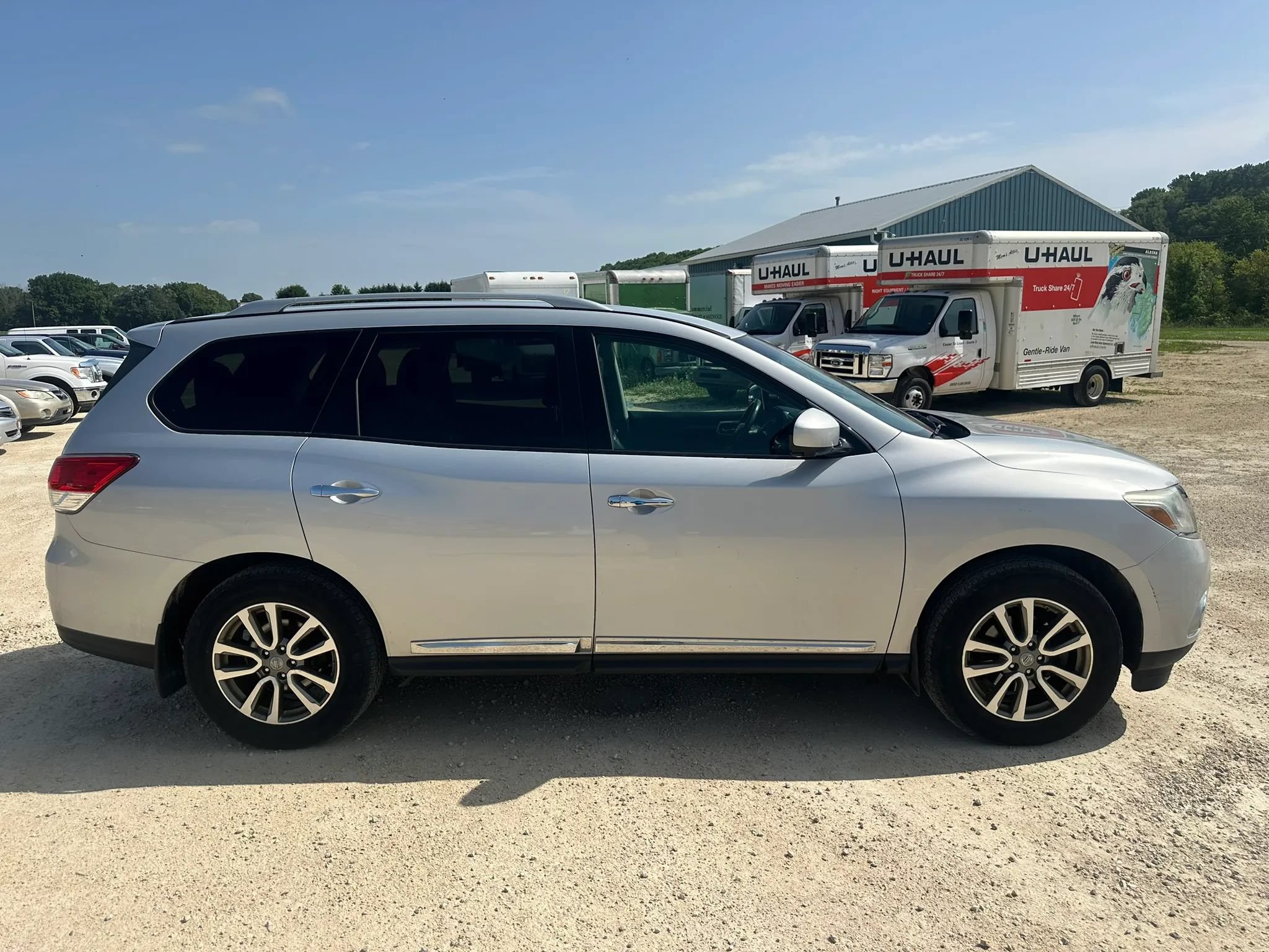 Used 2015 Nissan Pathfinder SL w/ SL Tech Package AWD/4WD image 5