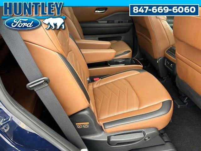 Used 2024 Nissan Pathfinder Platinum w/ Lighting Package (N92) image 9