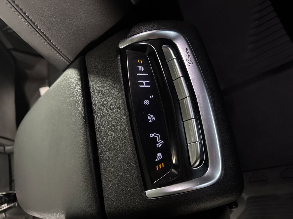 Used 2022 Cadillac XT6 Sport w/ Technology Package image 76