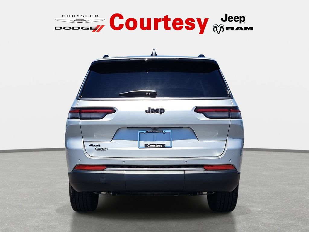 New 2026 Jeep Grand Cherokee L Limited w/ Limited Altitude Package AWD/4WD image 4