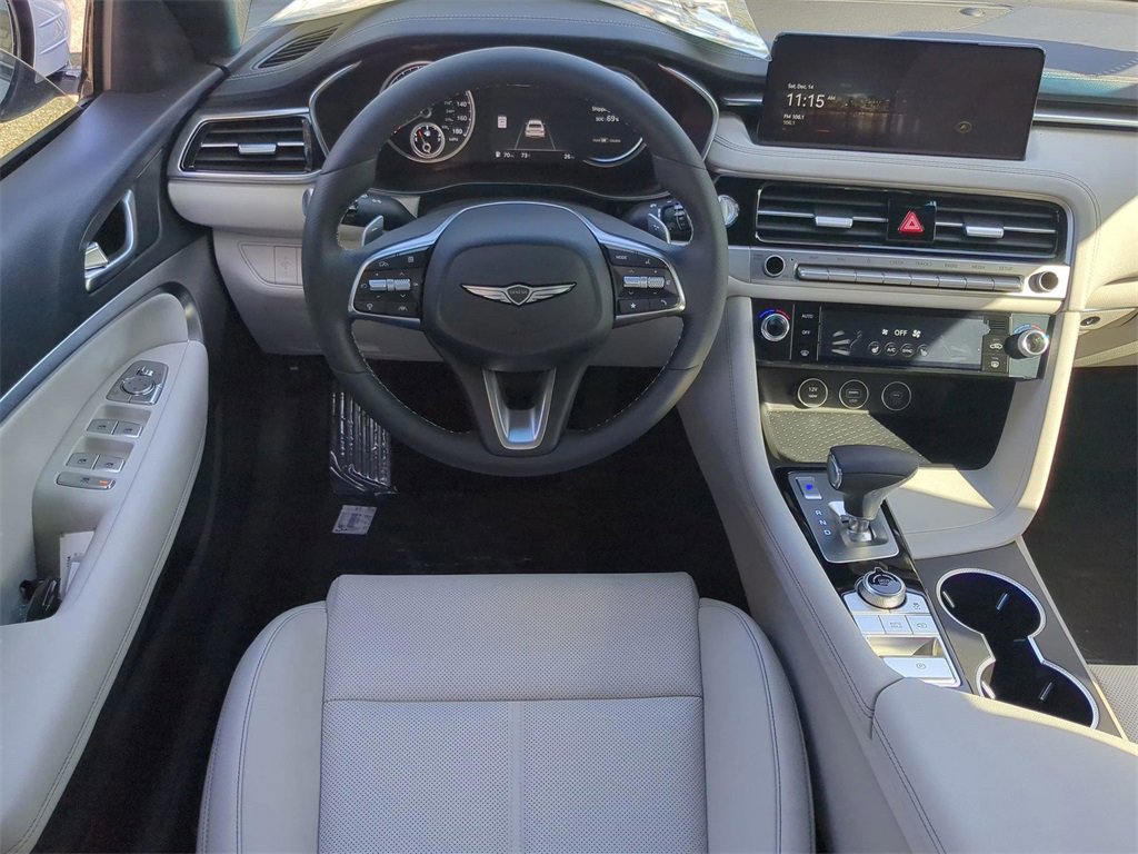 Used 2025 Genesis G70 2.5T image 13