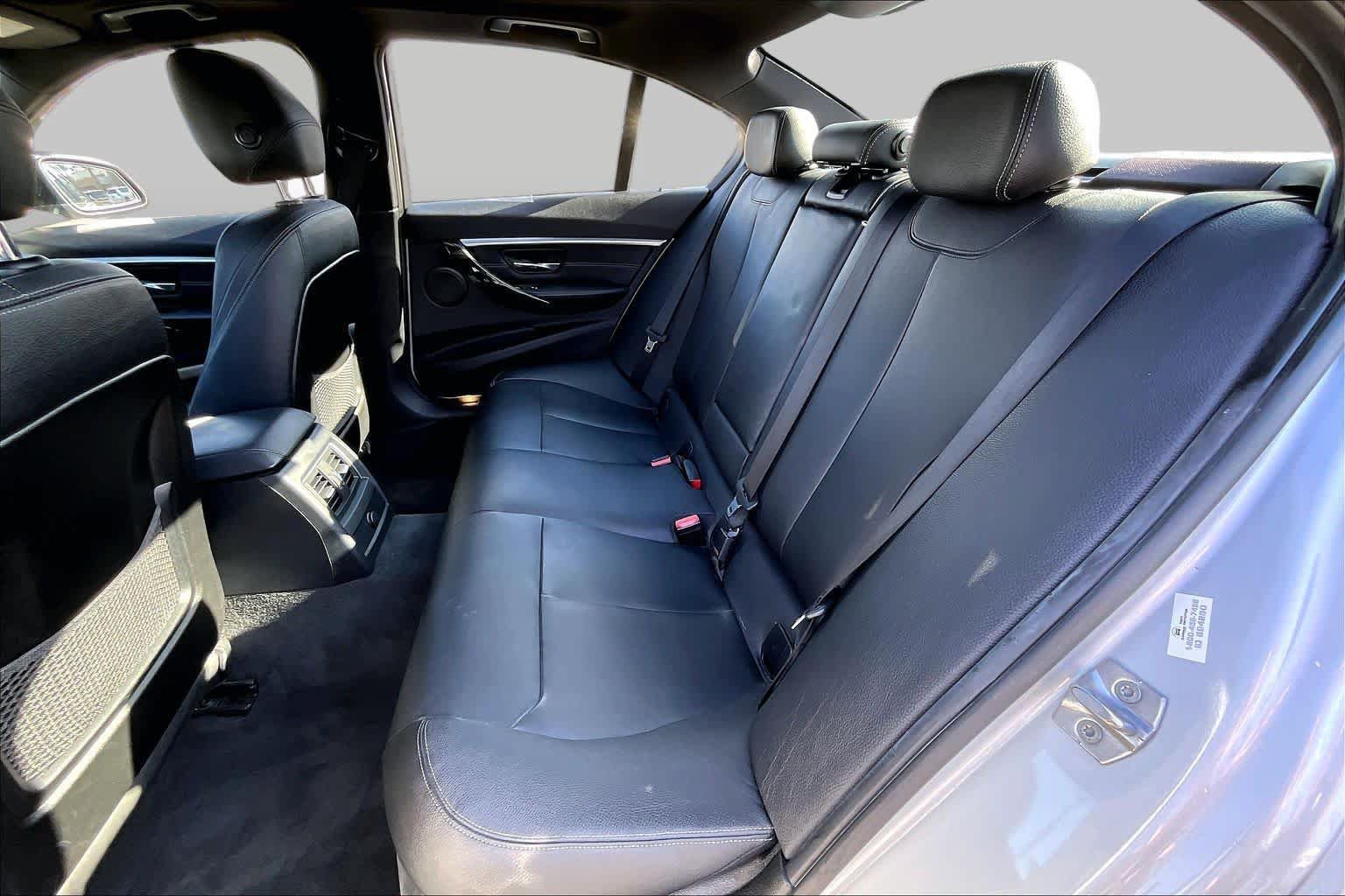 Used 2016 BMW 328i Sedan RWD image 18