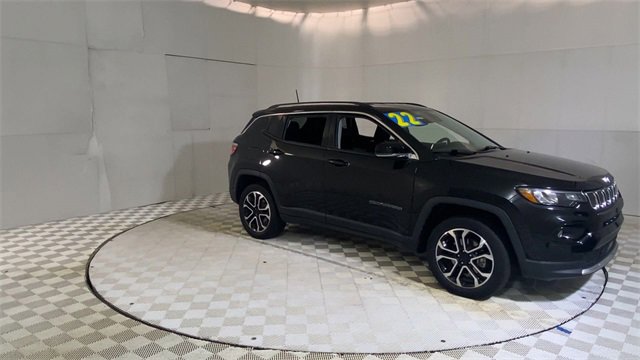 Used 2022 Jeep Compass Limited image 2