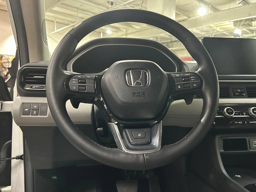 Certified 2025 Honda Pilot Elite image 16