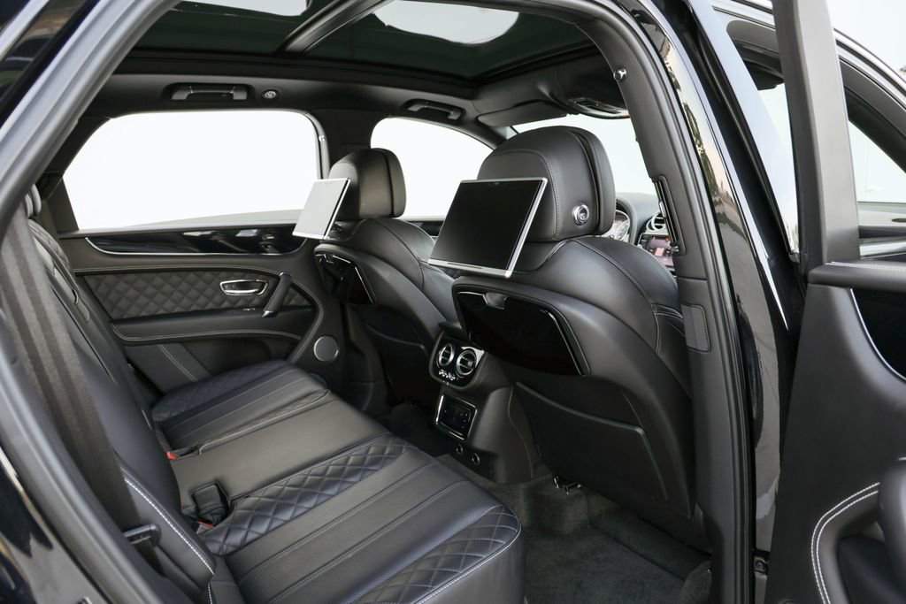 Used 2018 Bentley Bentayga AWD/4WD image 26