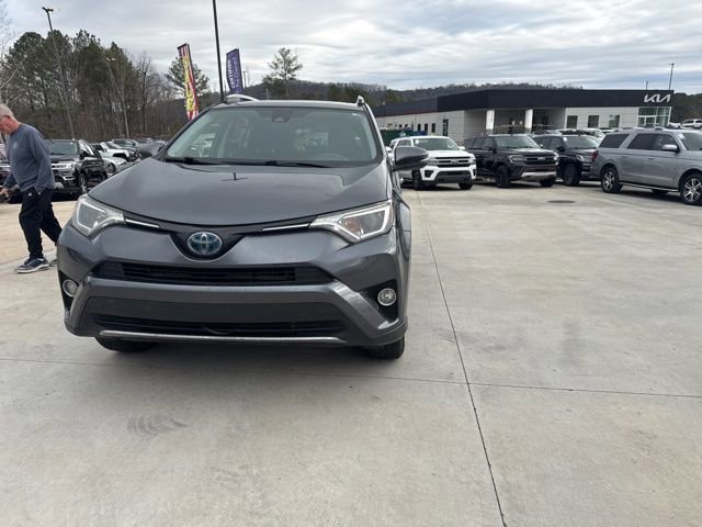 Used 2018 Toyota RAV4 XLE image 2