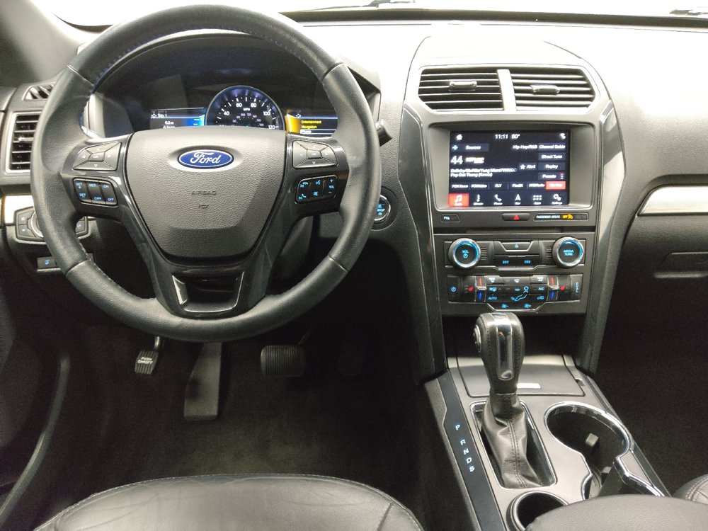 Used 2018 Ford Explorer XLT w/ Equipment Group 202A FWD image 22