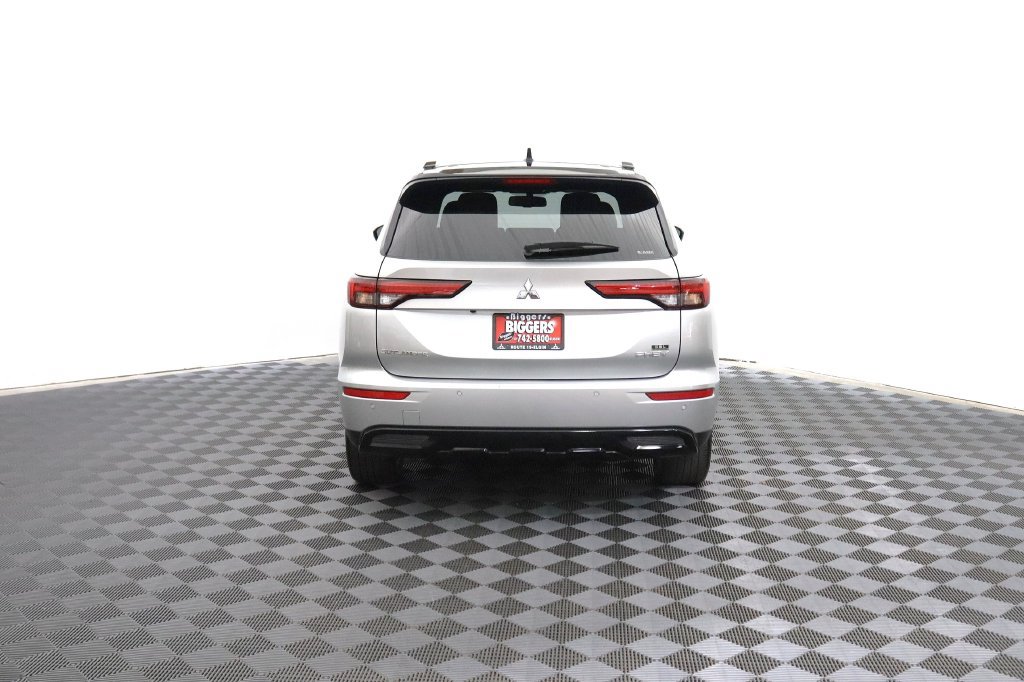 Used 2025 Mitsubishi Outlander SEL Black Edition AWD/4WD image 7