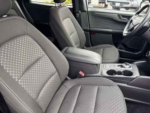 Used 2025 Ford Escape Active image 35