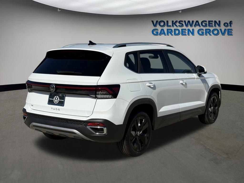 New 2026 Volkswagen Taos SE image 7