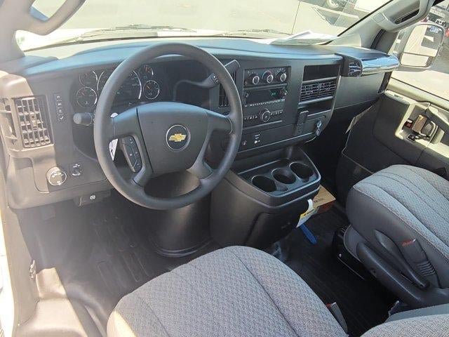 New 2026 Chevrolet Express 2500 Extended w/ Communications Package RWD image 18