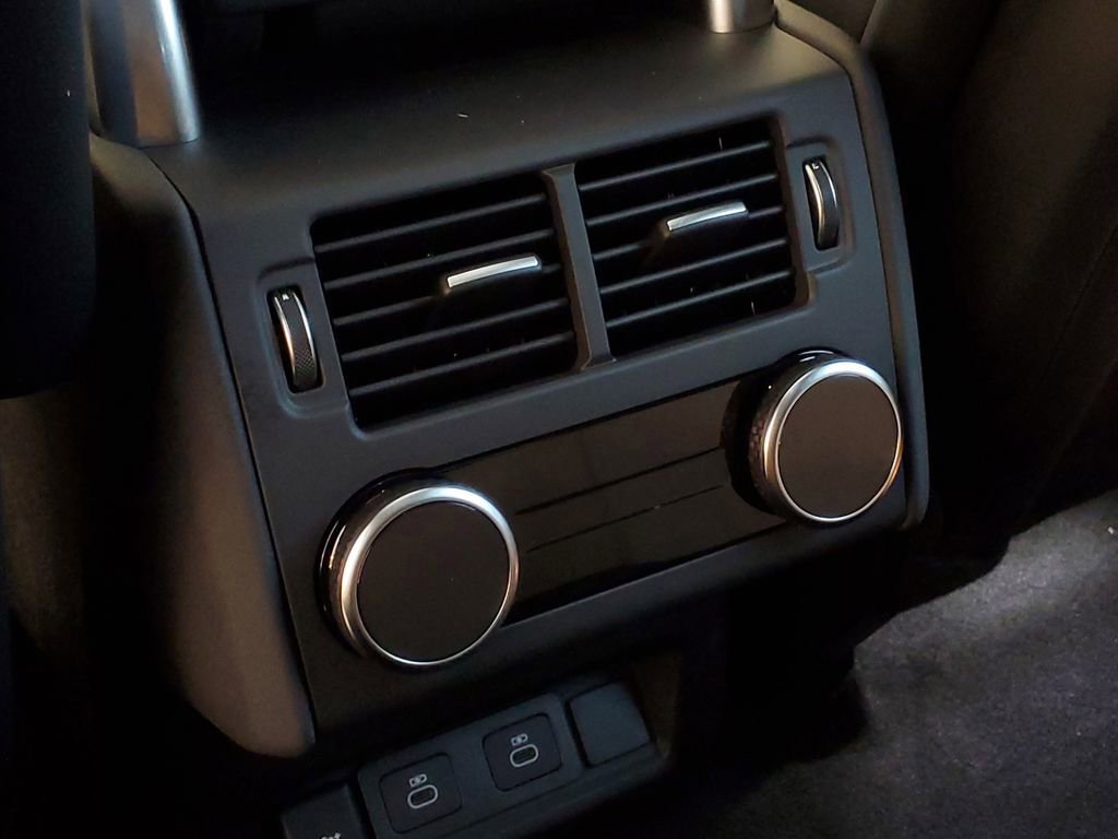 New 2026 Land Rover Discovery Limited Edition image 30