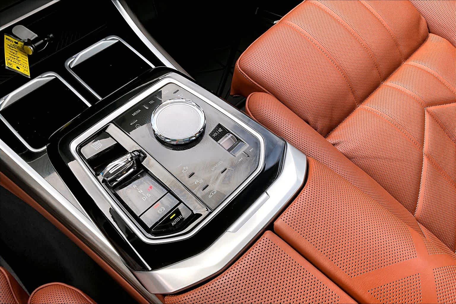 Used 2026 BMW 740i w/ Executive Package RWD image 17