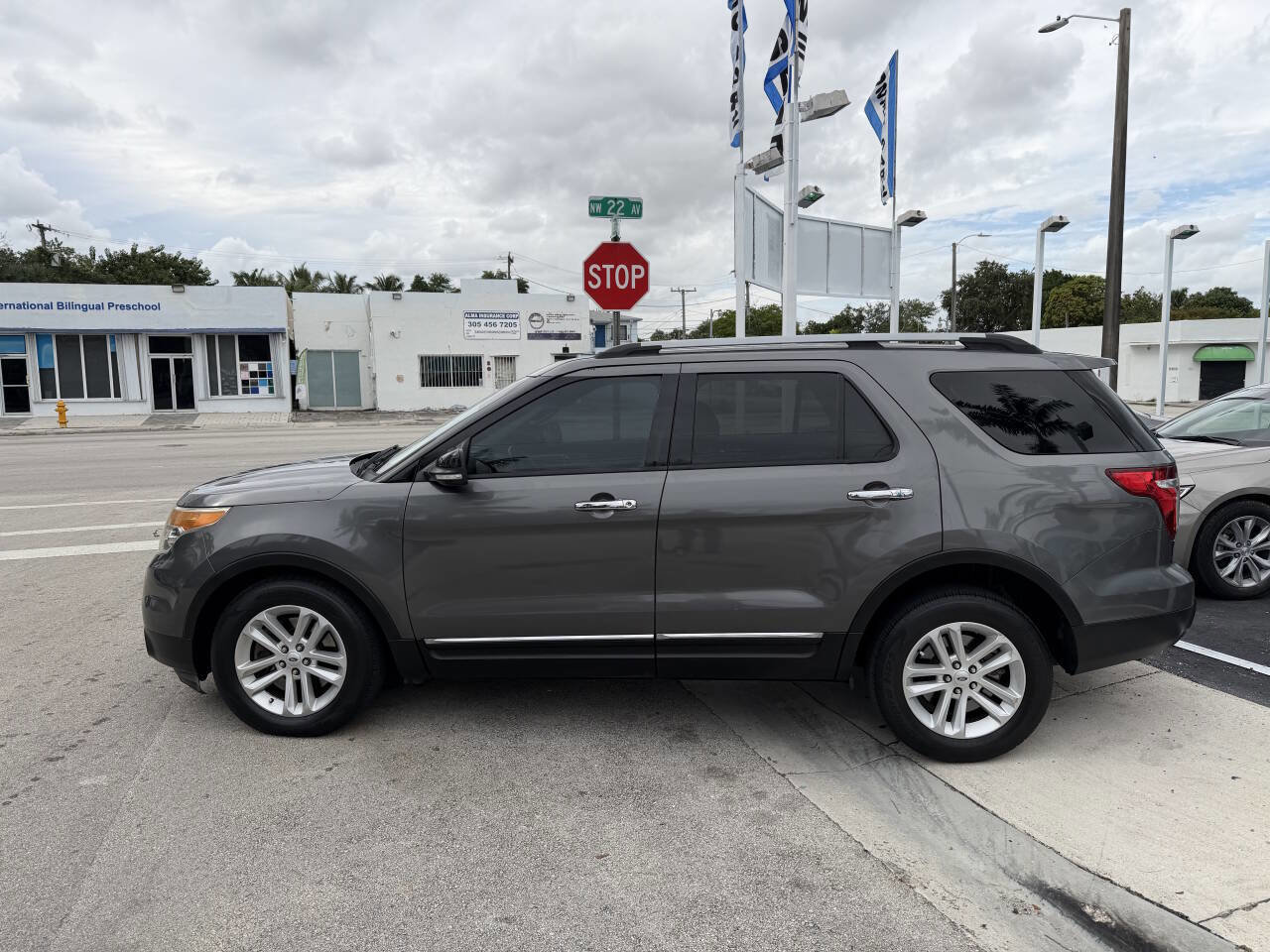 Used 2014 Ford Explorer XLT FWD image 10