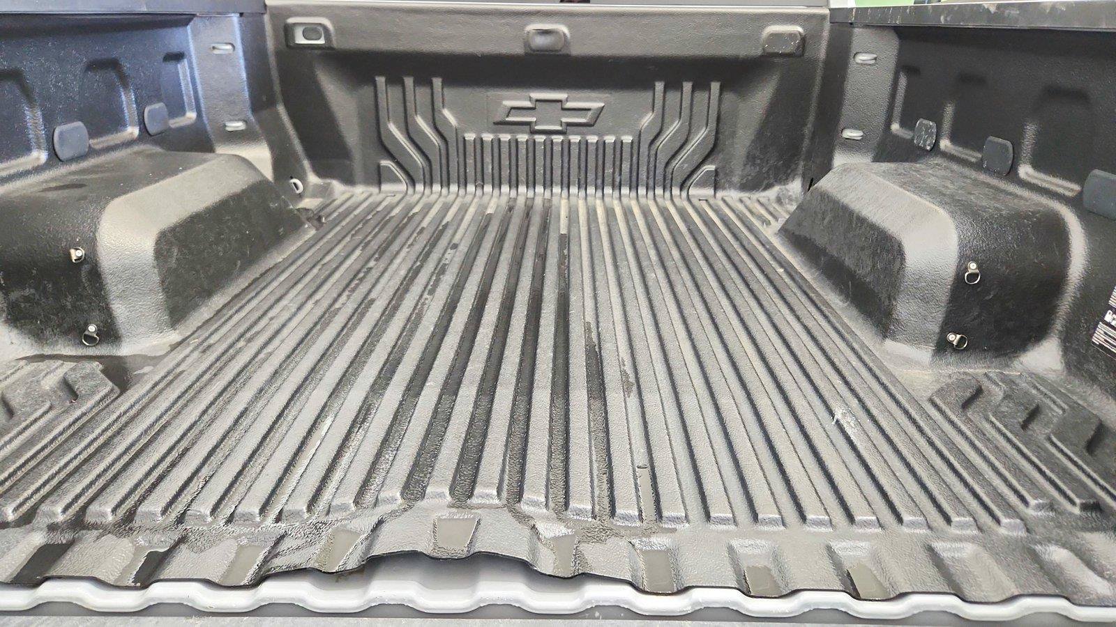 Used 2024 Chevrolet Silverado 1500 LT AWD/4WD image 34