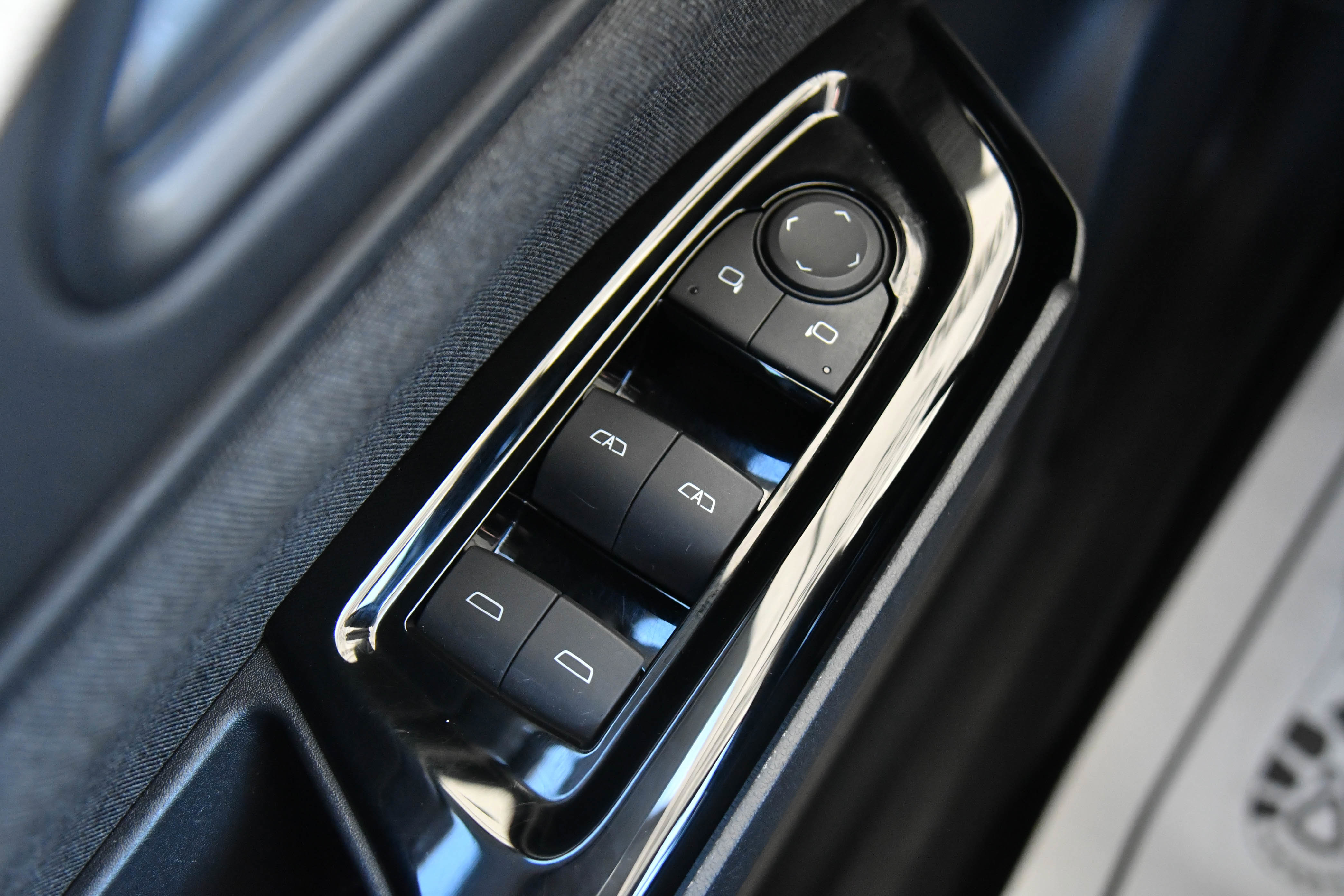 Used 2024 Honda Prologue EX image 36