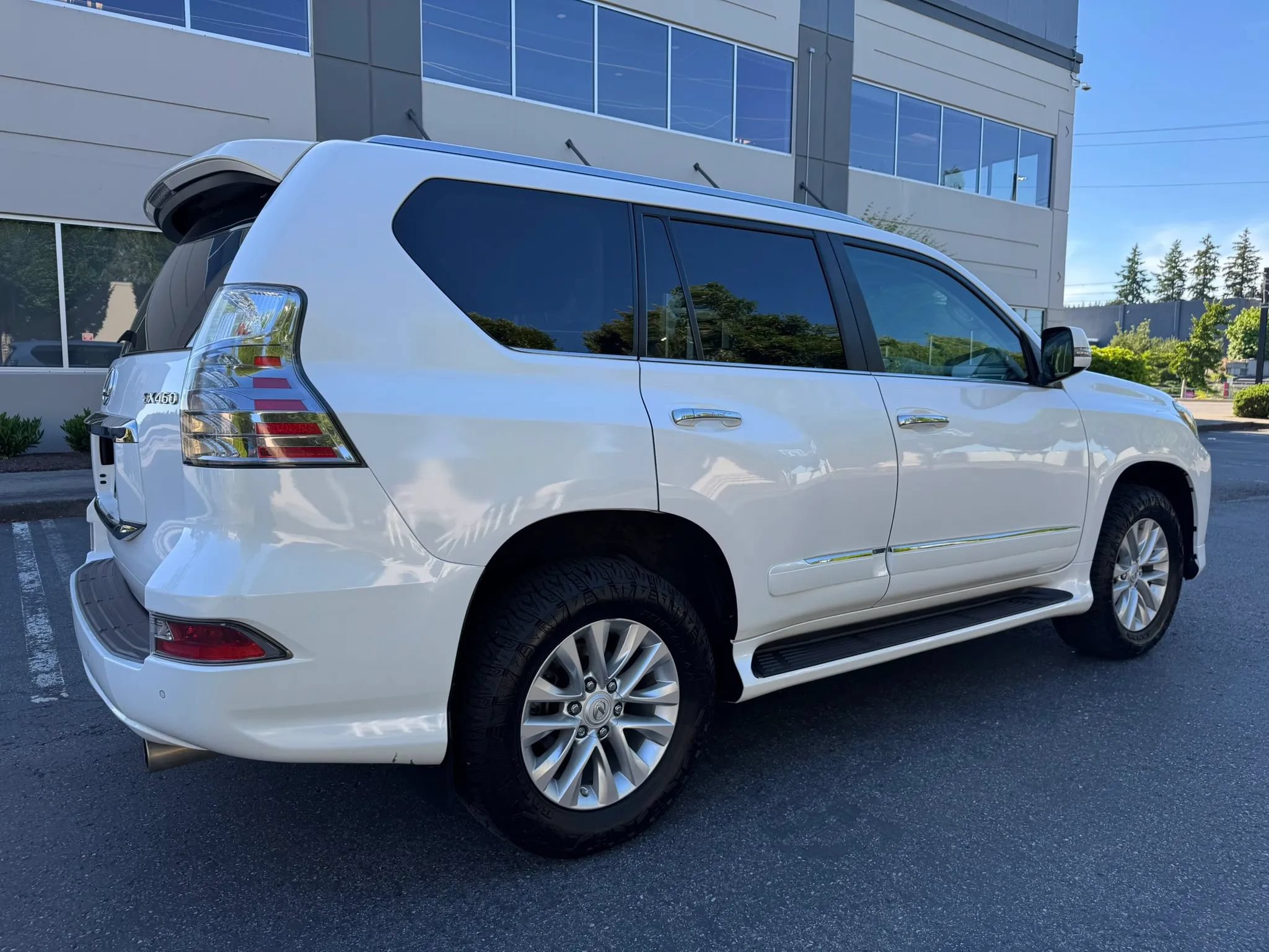 Used 2016 Lexus GX 460 w/ Premium Package AWD/4WD image 11