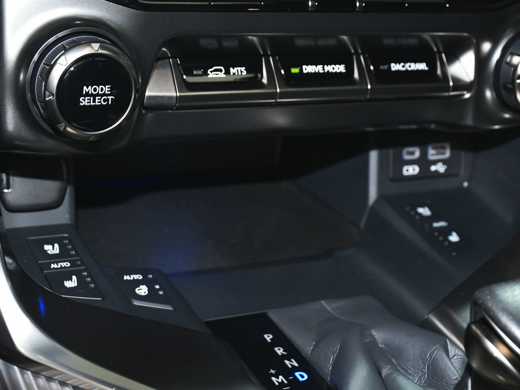 Used 2023 Lexus LX 600 F Sport w/ Accessory Package (Z1) AWD/4WD image 43