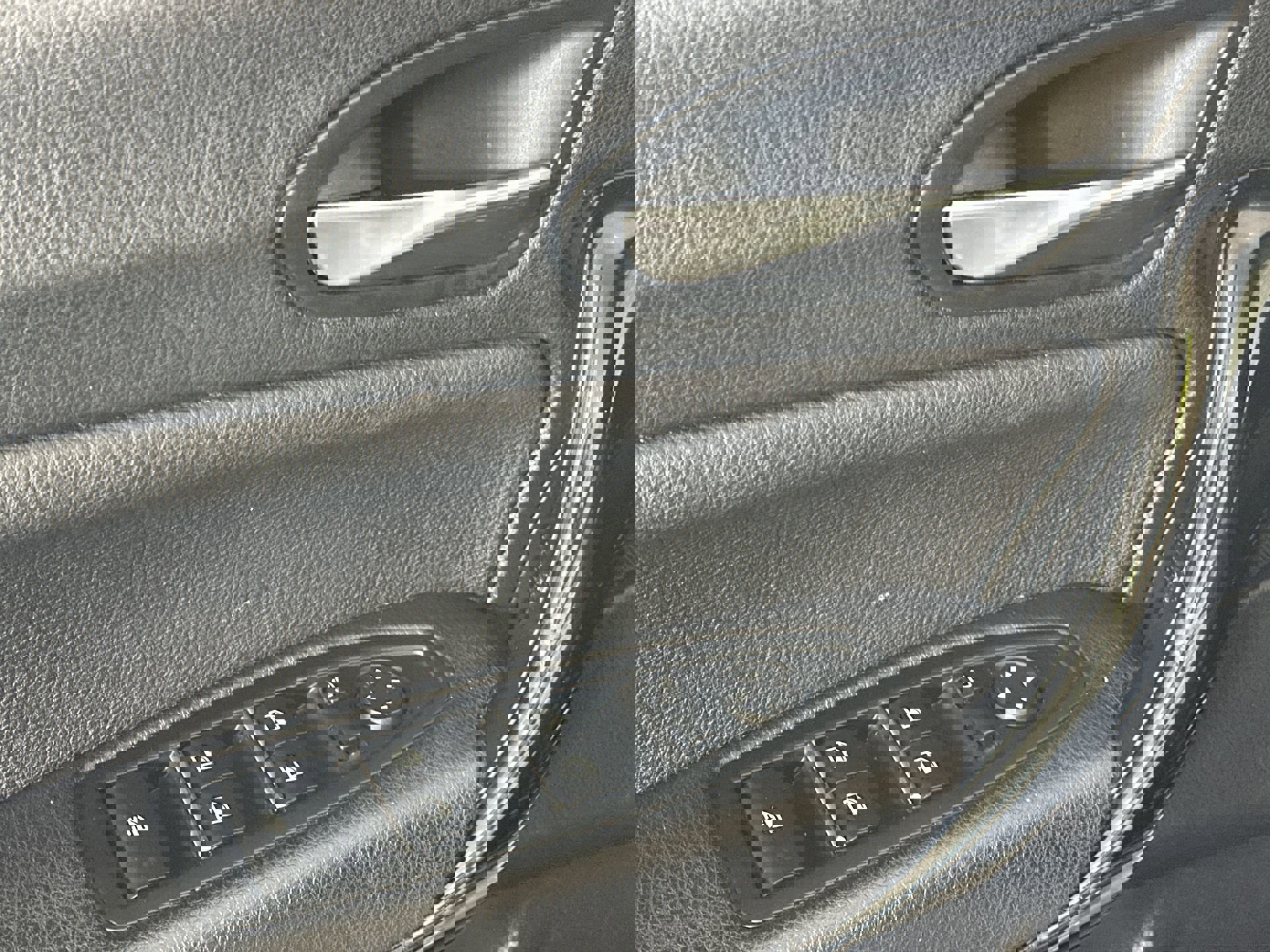 Used 2020 BMW 230i xDrive Convertible image 17