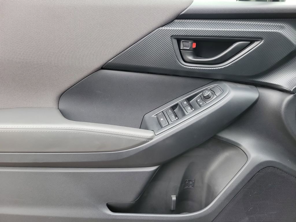 Used 2025 Subaru Crosstrek 2.0i Premium image 14