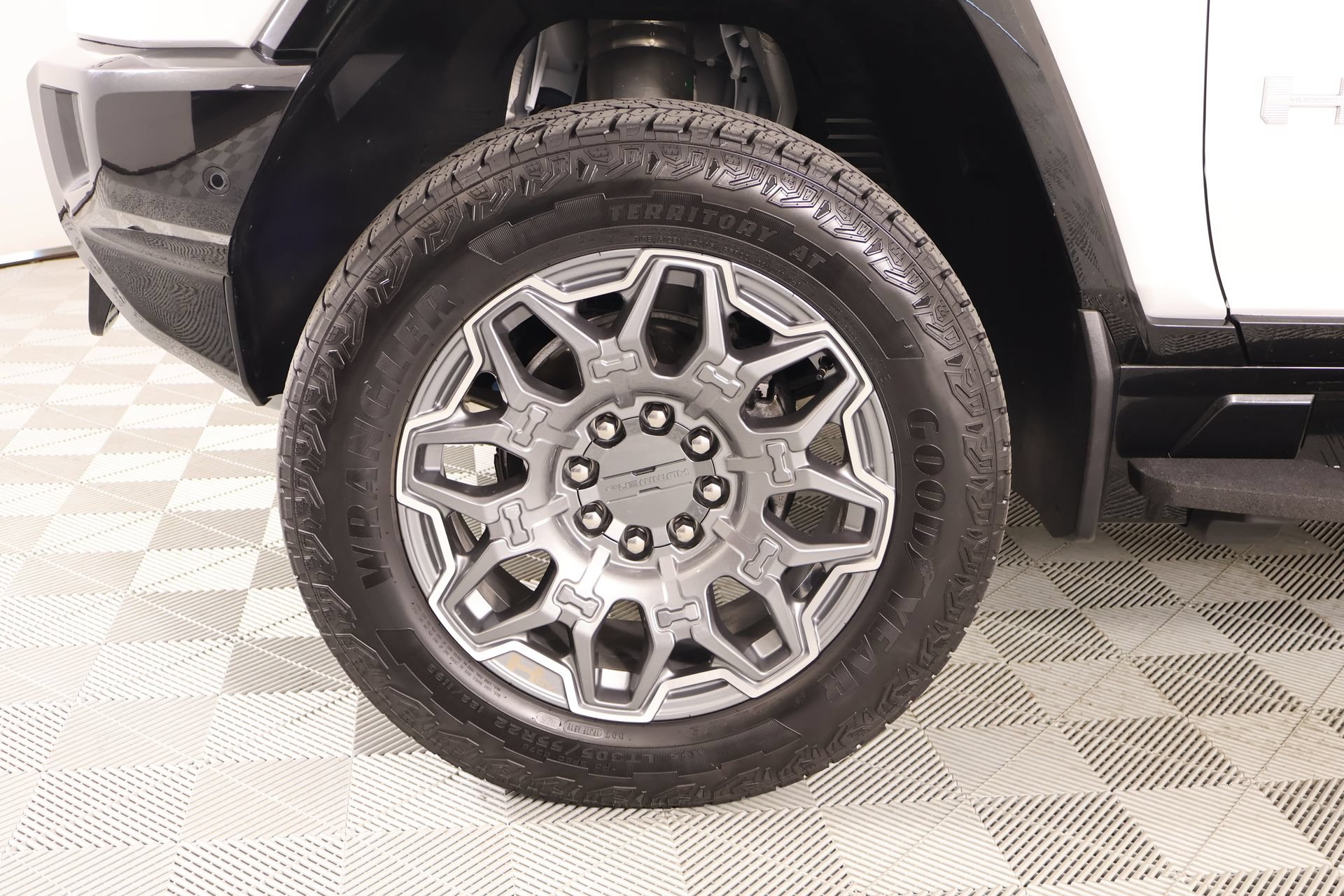 Used 2025 GMC Hummer EV 3X AWD/4WD image 18