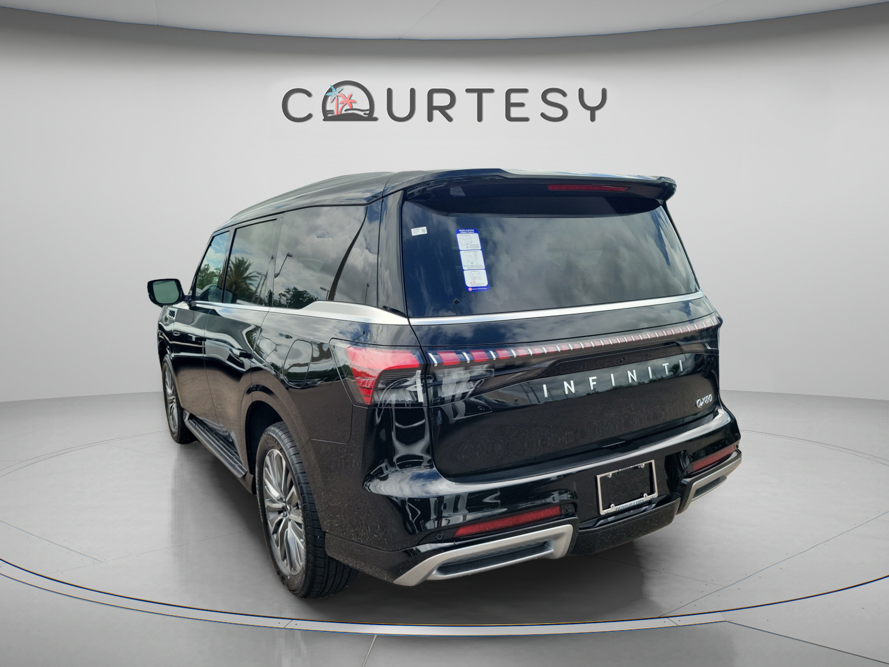 Used 2026 INFINITI QX80 Luxe w/ Cargo Package AWD/4WD image 2