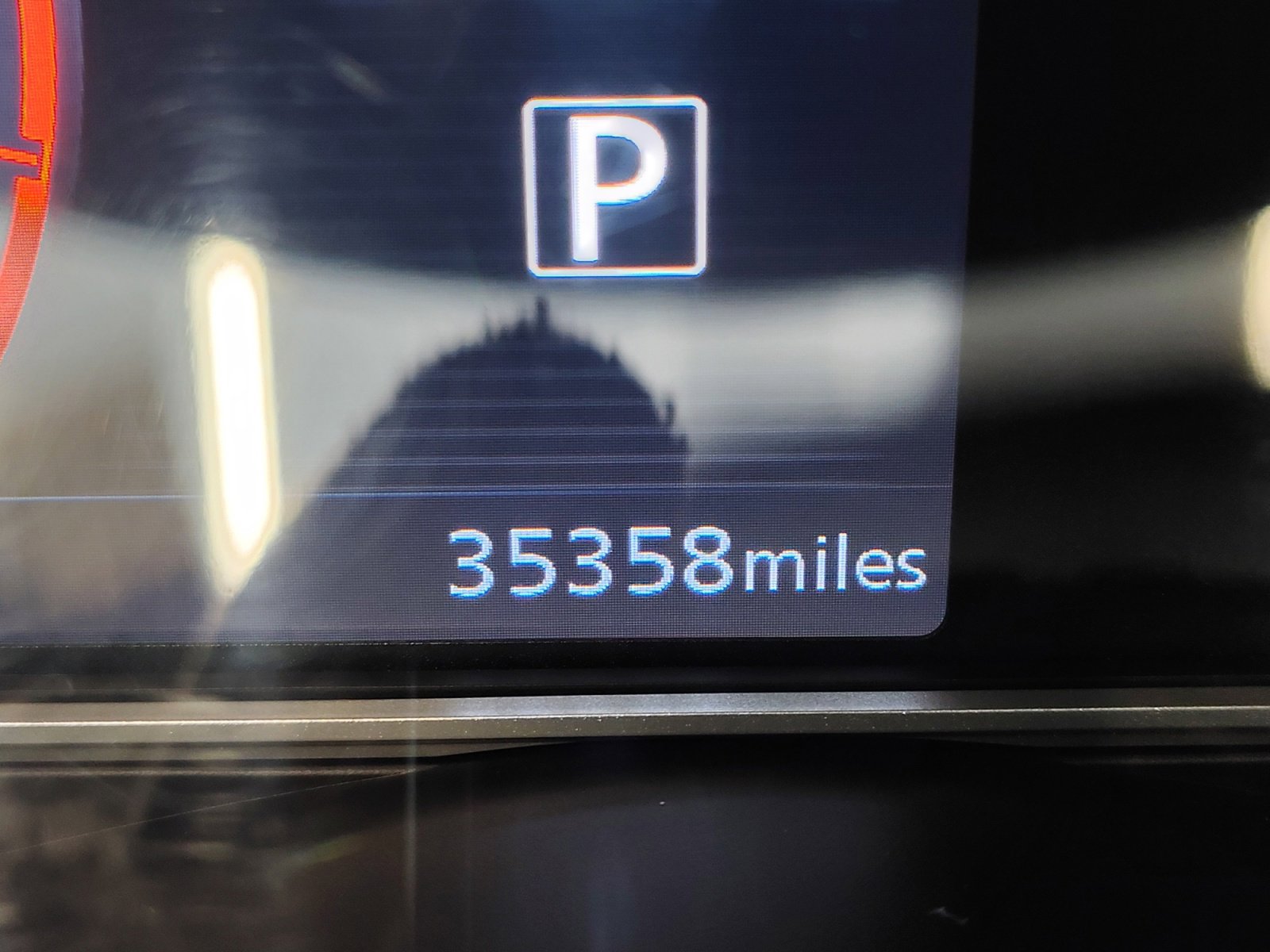 Used 2021 Nissan Versa SV FWD image 2