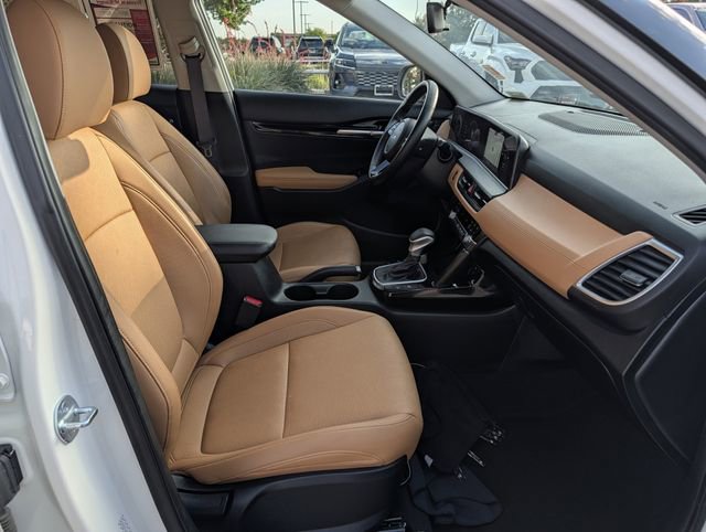 Used 2024 Kia Seltos EX FWD image 31