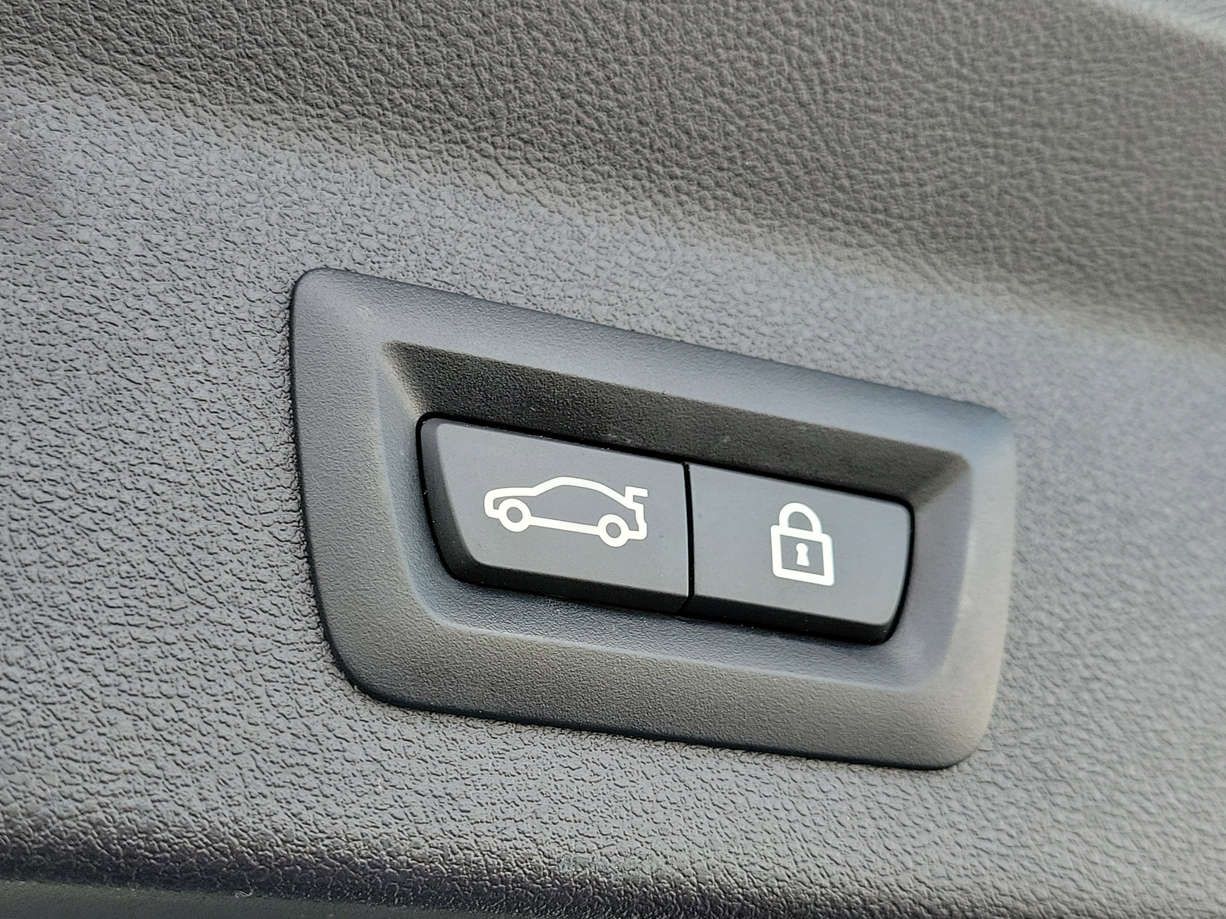 Used 2020 BMW X3 xDrive30i w/ M Sport Package 2 image 9