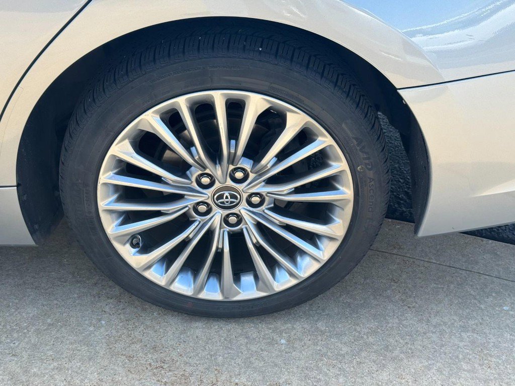 Used 2019 Toyota Avalon Limited w/ Protection Package image 9