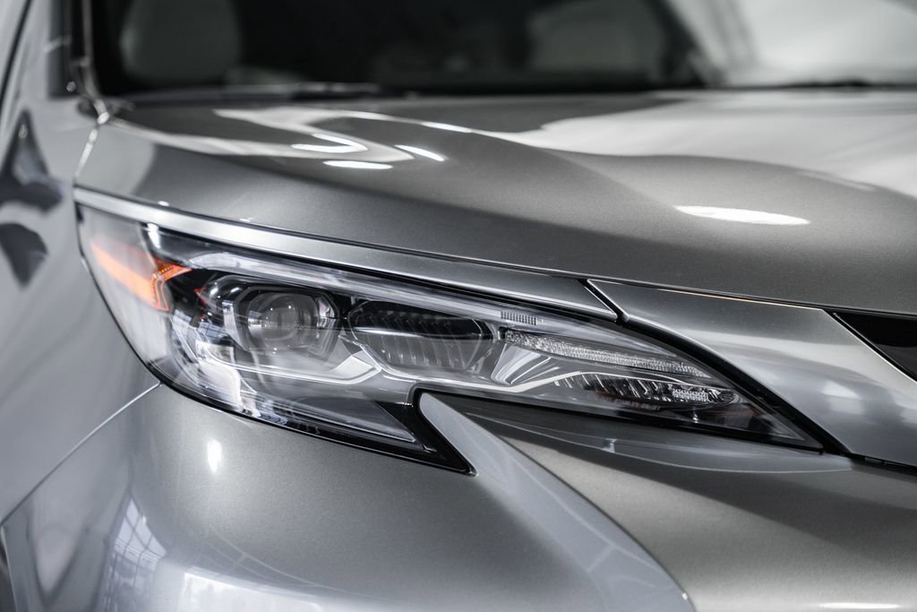 New 2026 Toyota Sienna Platinum image 13