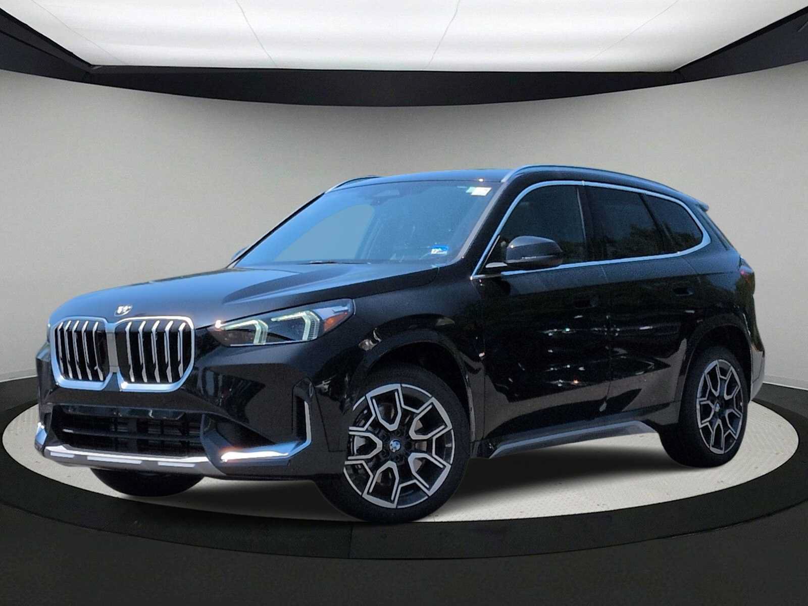 New 2026 BMW X1 xDrive28i w/ Convenience Package AWD/4WD image 1