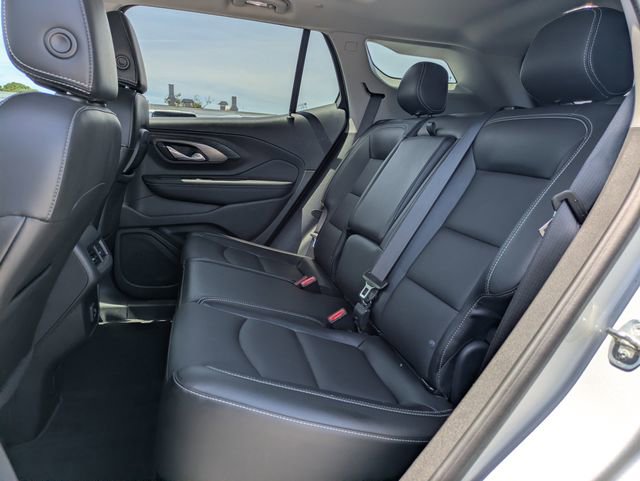 Used 2022 GMC Terrain SLT w/ Infotainment Package II FWD image 15