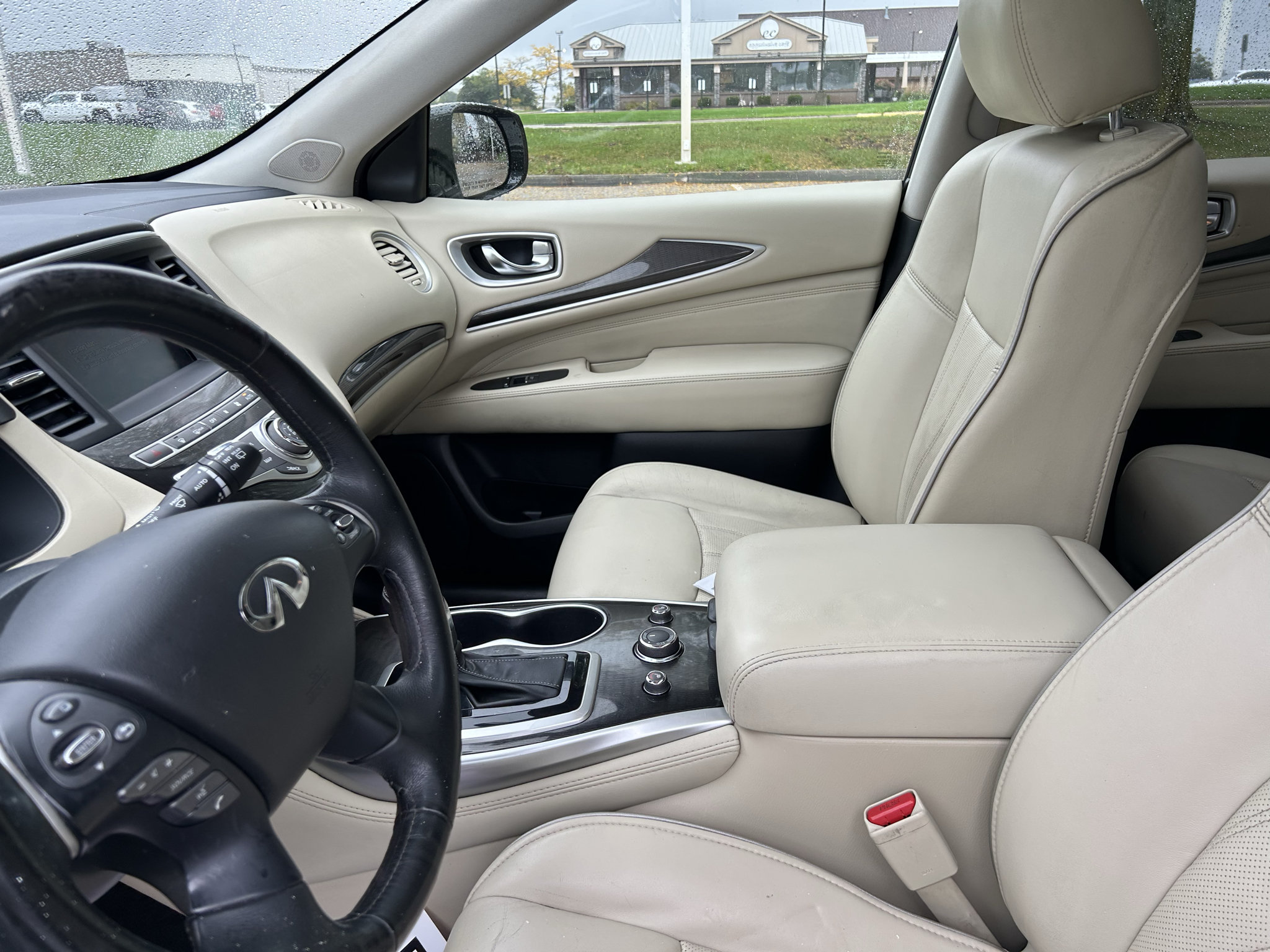 Used 2018 INFINITI QX60 FWD w/ Premium Plus Package image 9