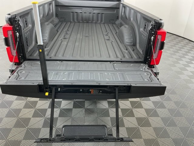 Certified 2026 Ford F450 Platinum w/ FX4 Off-Road Package AWD/4WD image 8