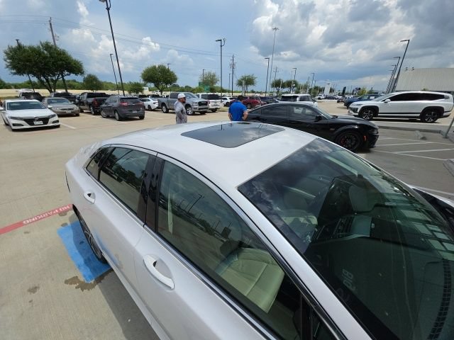 Used 2019 Lincoln MKZ Reserve w/ Reserve Plus Package FWD image 4