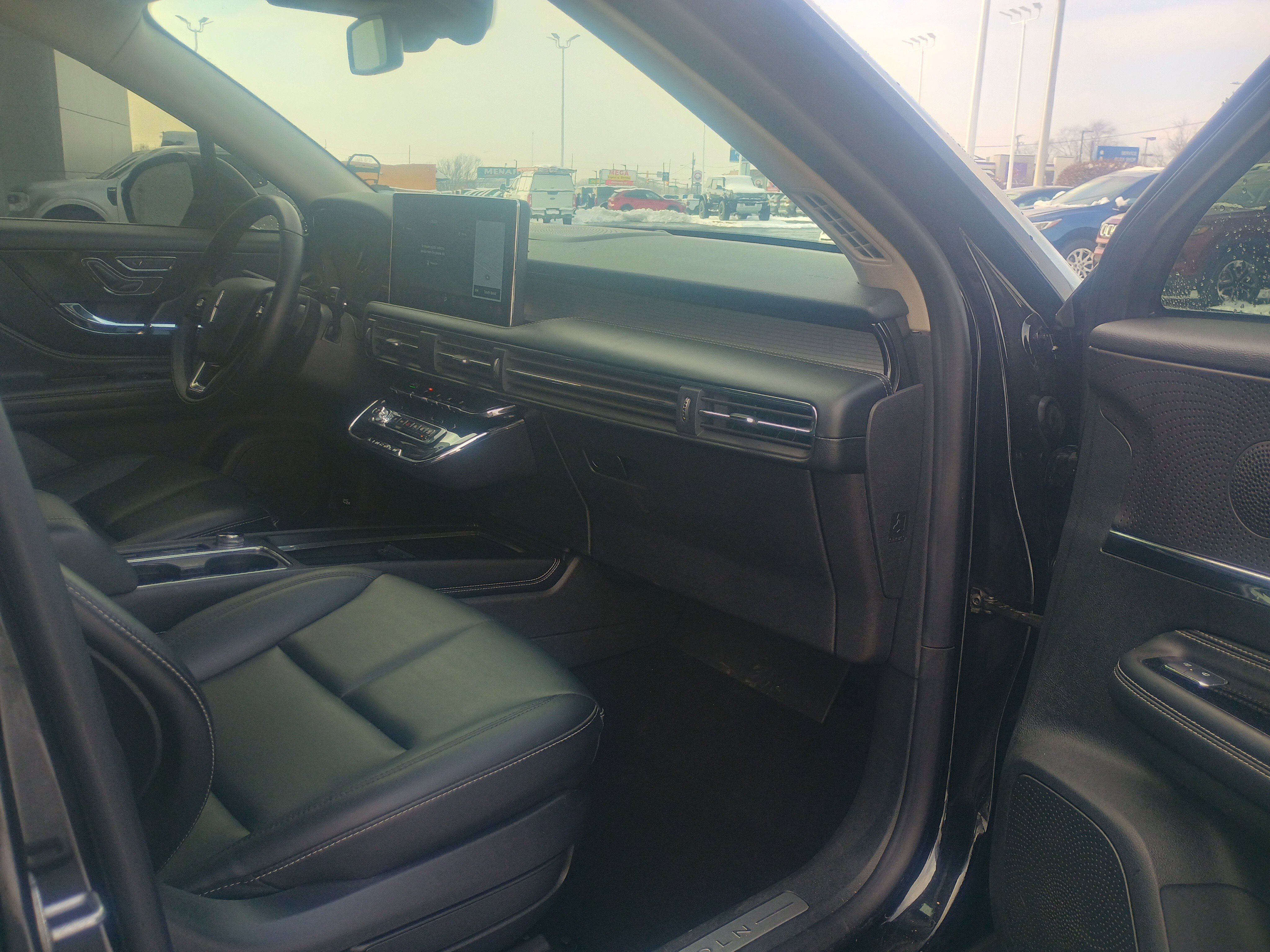 Used 2025 Lincoln Corsair AWD image 15