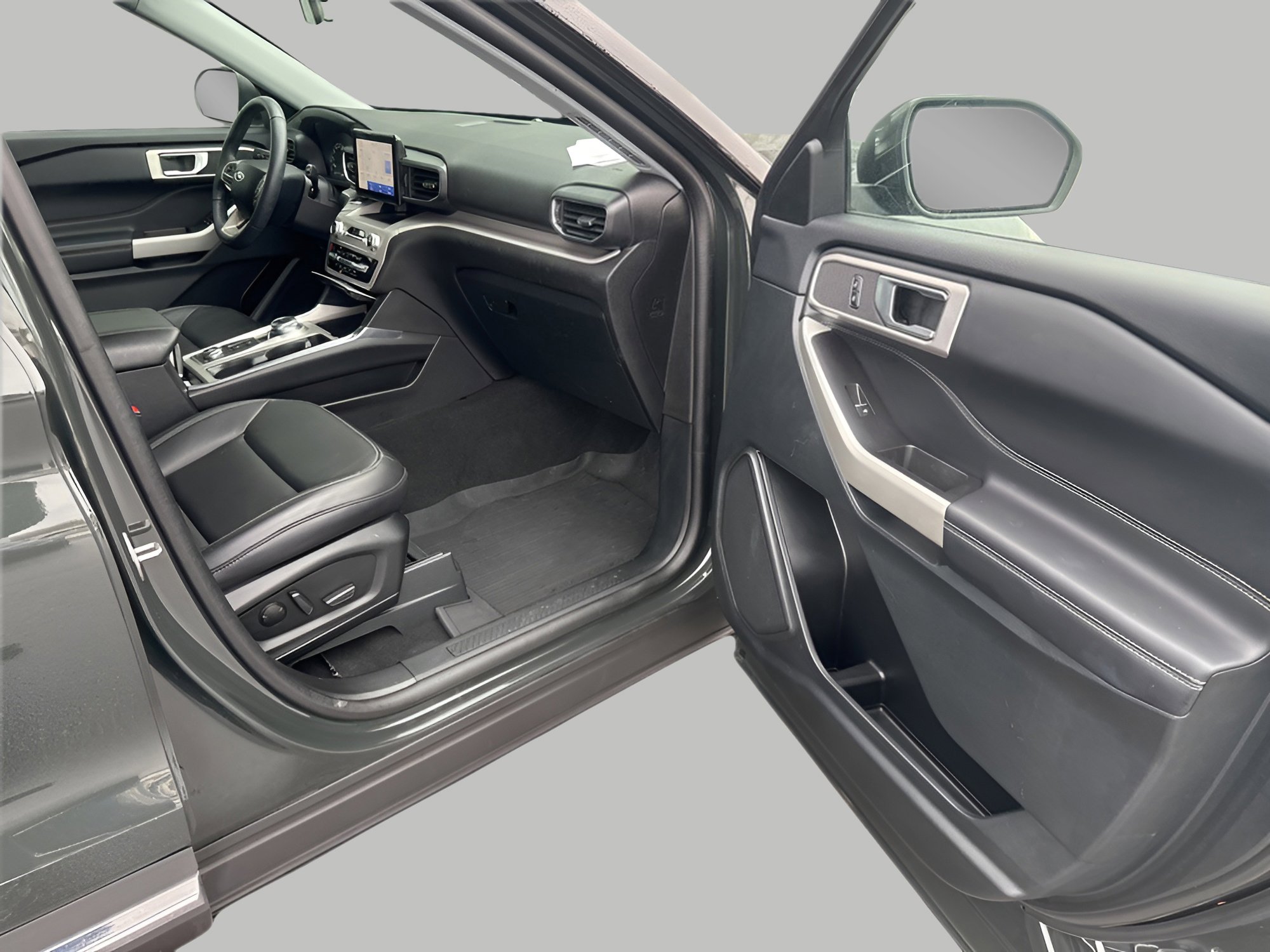 Used 2023 Ford Explorer XLT w/ Equipment Group 202A image 8